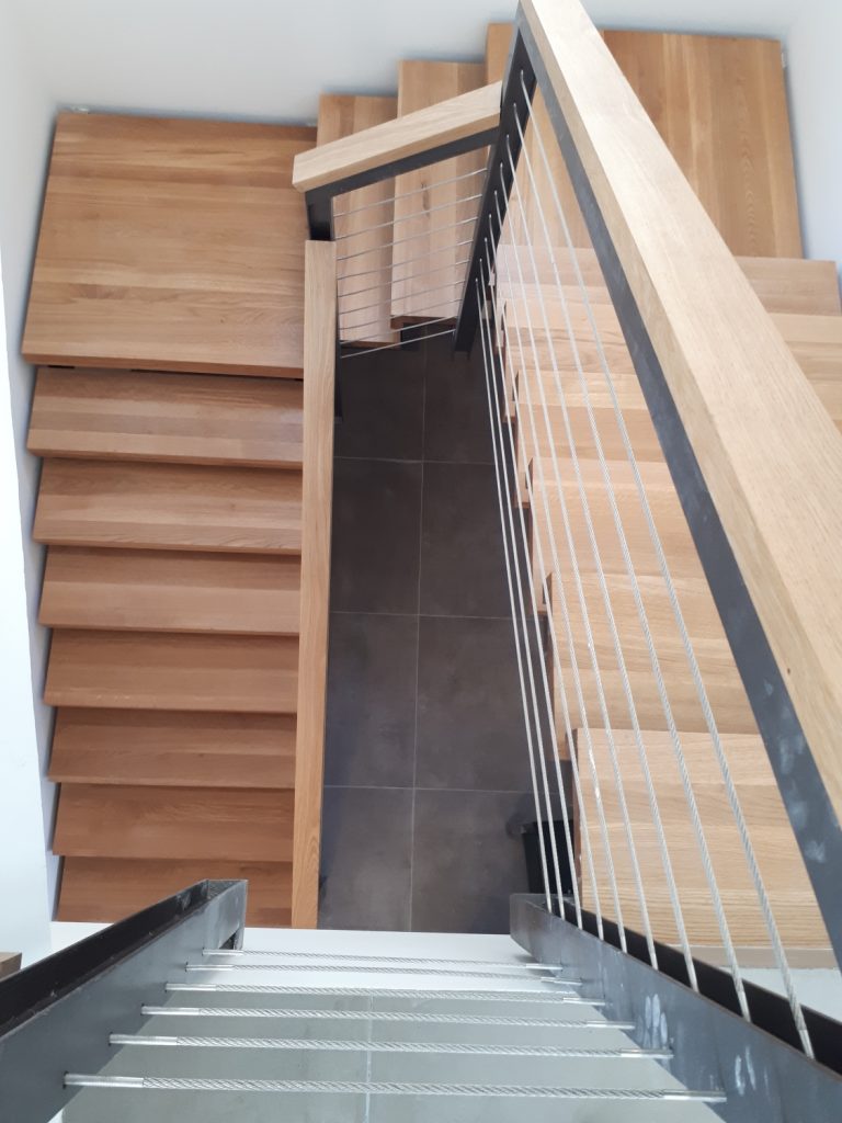 מדרגות מרחפות ותלויות לבית | עיצובים חדשניים - אפ אריכא